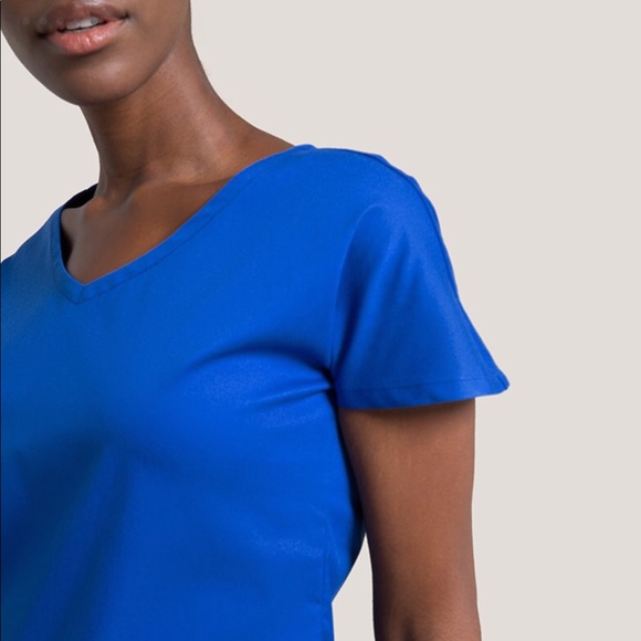 Scrub top size medium new with tags. Jaannu - Picture 3 of 3